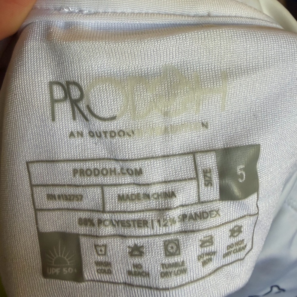 Play condition prodoh size 5 white rash guard
Stains and pilling on the sleeves - Picture 6 of 6